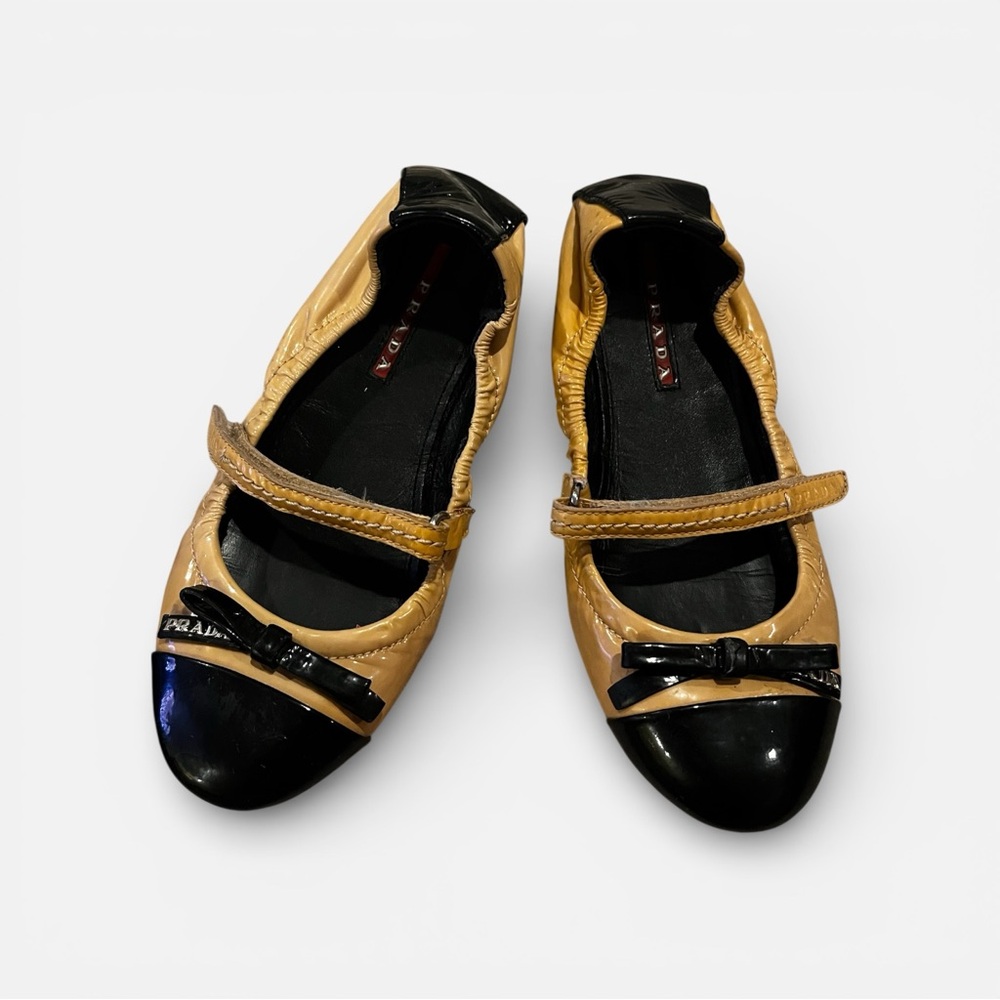 Prada Kids Black and Tan Patent Leather Bow Ballet Flats